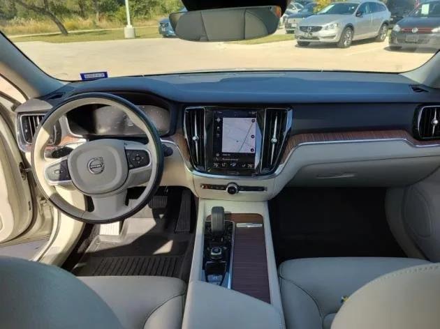 2022 volvo s60 t5 momentum