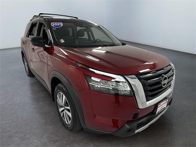 2023 nissan pathfinder sl 4wd
