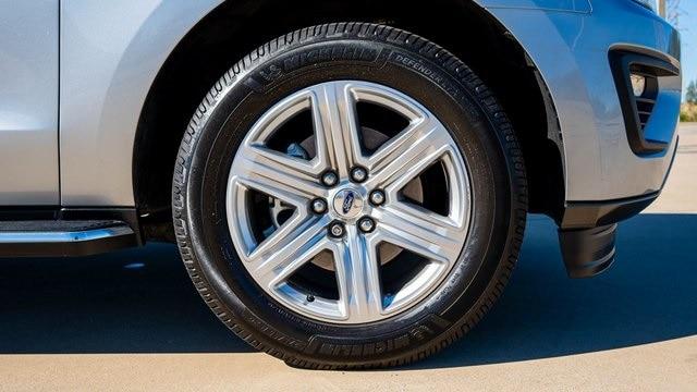 2020 ford expedition xlt