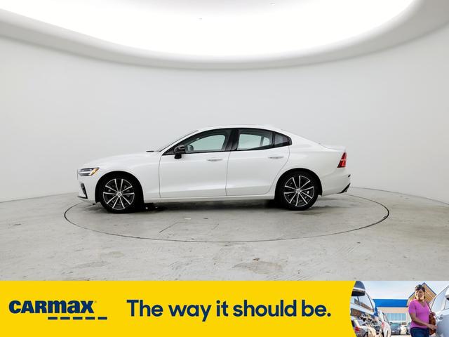 2022 volvo s60 b5 momentum