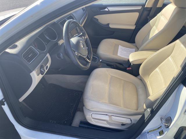 2015 volkswagen jetta auto se w/connectivity/navigation