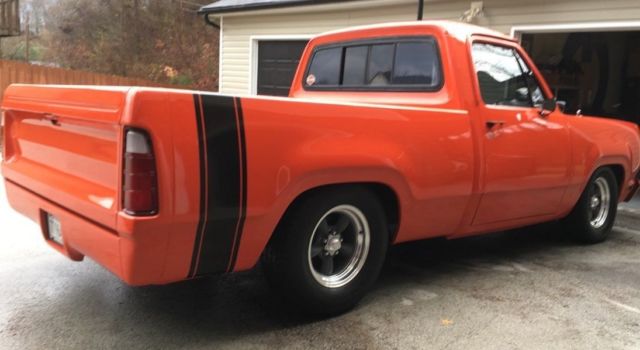 1980 dodge custom pick up truck