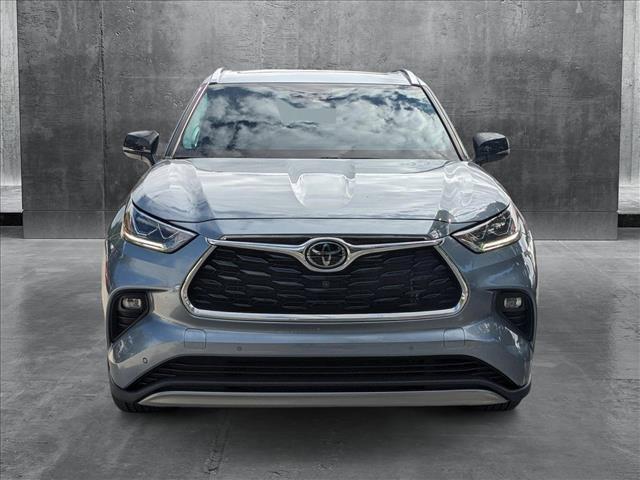 2022 toyota highlander platinum