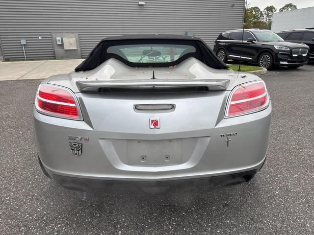 2008 saturn sky red line