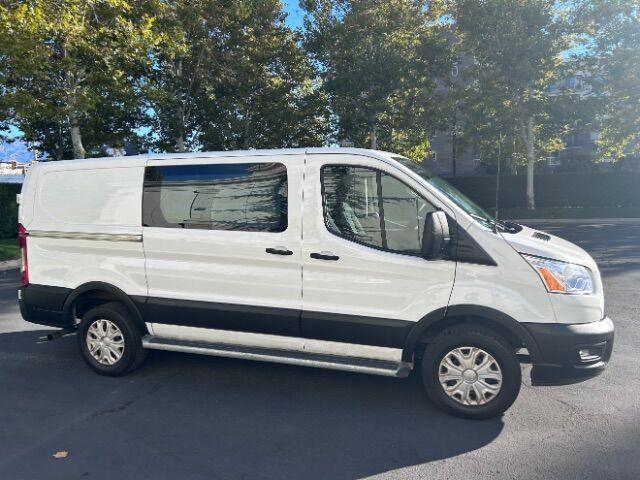 2022 ford transit-250