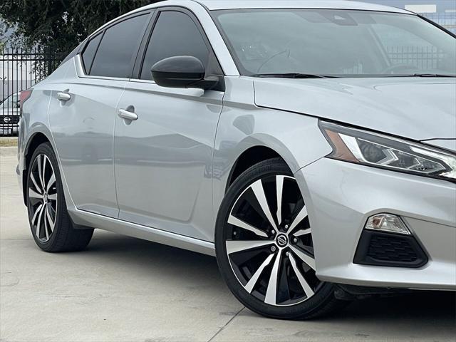 2022 nissan altima sr fwd