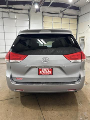 2014 toyota sienna le