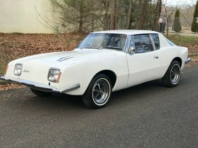 1970 avanti 11