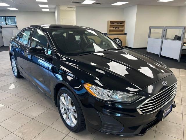 2019 ford fusion se