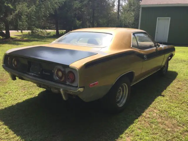 1972 plymouth cuda 440 727 auto 3:91 posi gear. runs and drives well. project