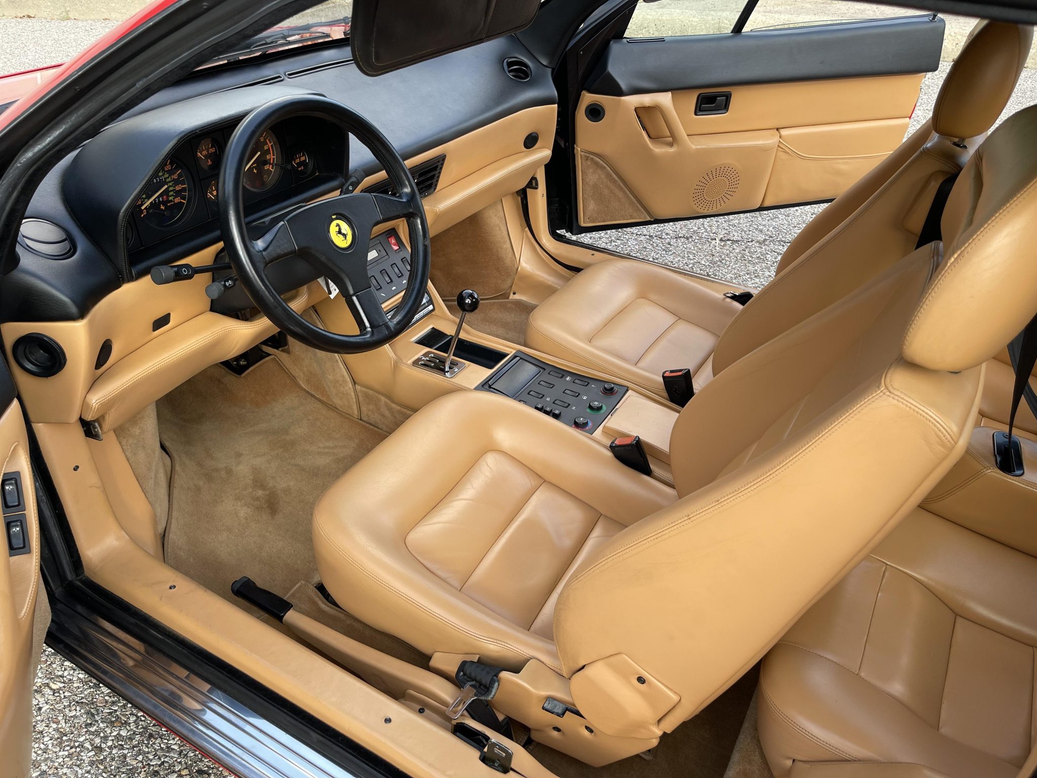 1990 ferrari mondial t cabriolet