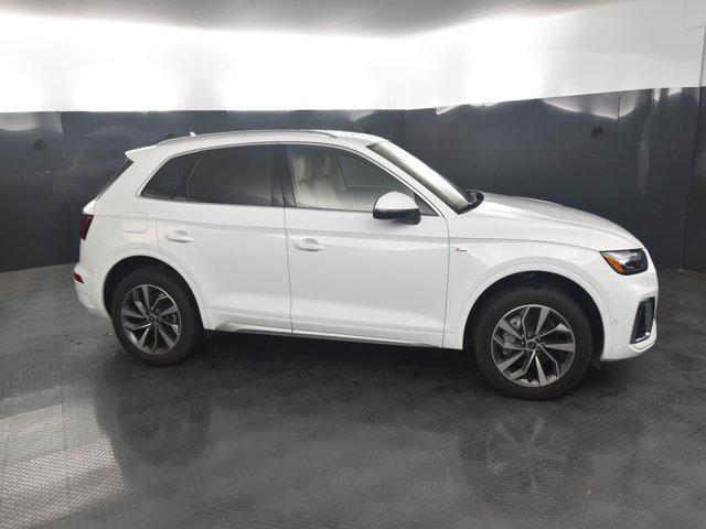 2024 audi q5 45 s line prestige