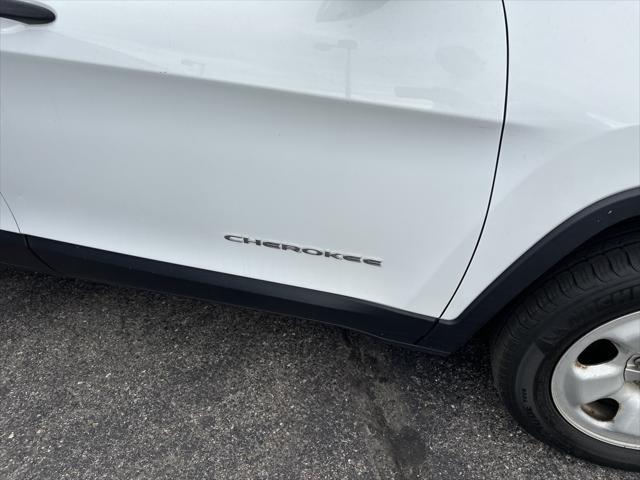 2014 jeep cherokee sport