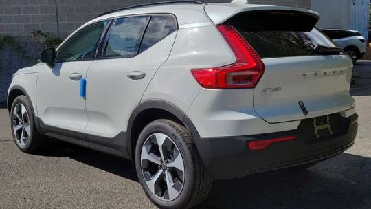 2025 Volvo XC40