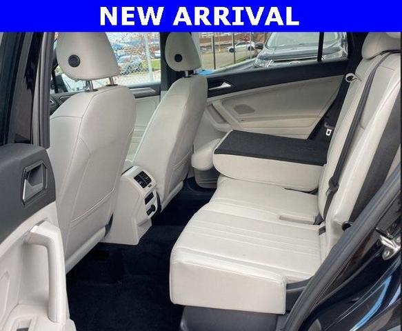 2022 volkswagen tiguan 2.0t se r-line black