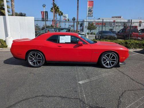 2022 dodge challenger