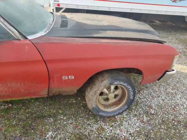 1972 chevelle super sport 4-speed car, 12 bolt, buckets, had cruise, needs resto