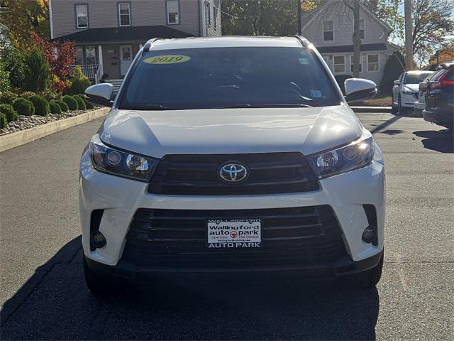 2019 toyota highlander se