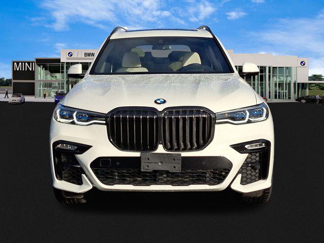 2022 bmw x7 m50i