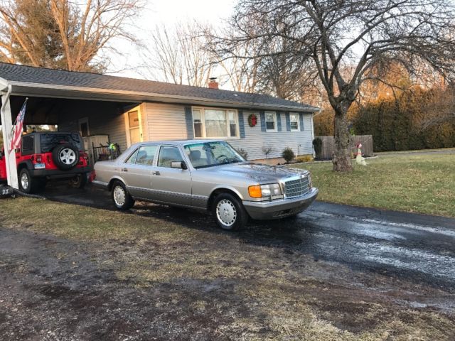 smoke silver 1989 mercedes 300 se