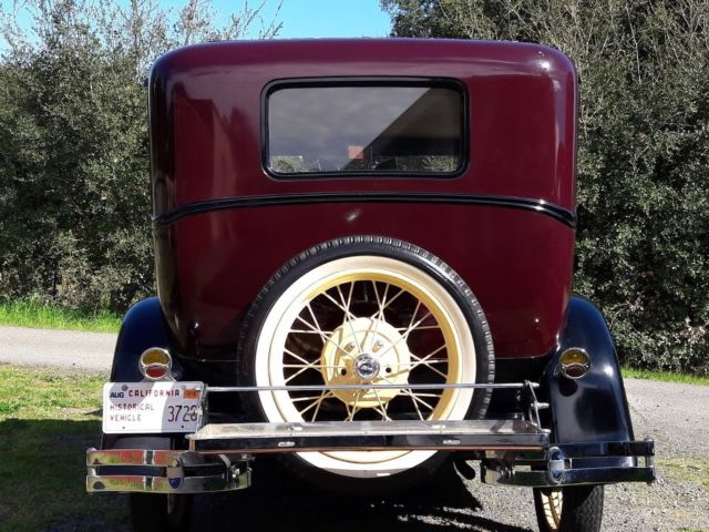1929 ford town sedan