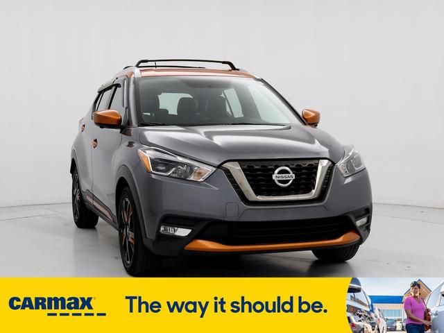 2019 nissan kicks sr