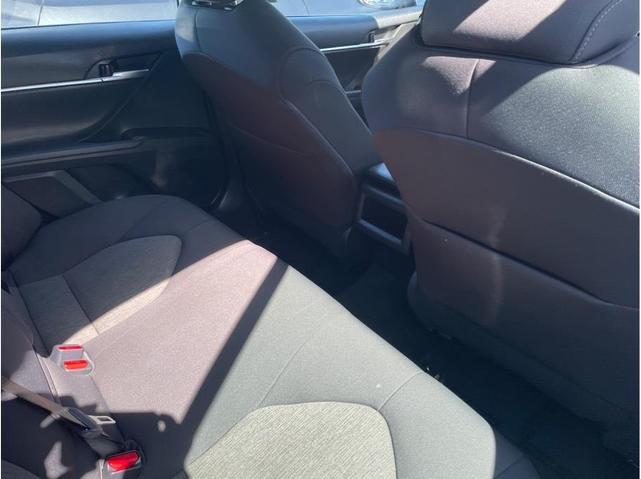 2022 toyota camry le