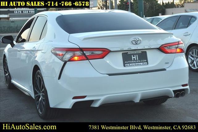 2018 toyota camry se