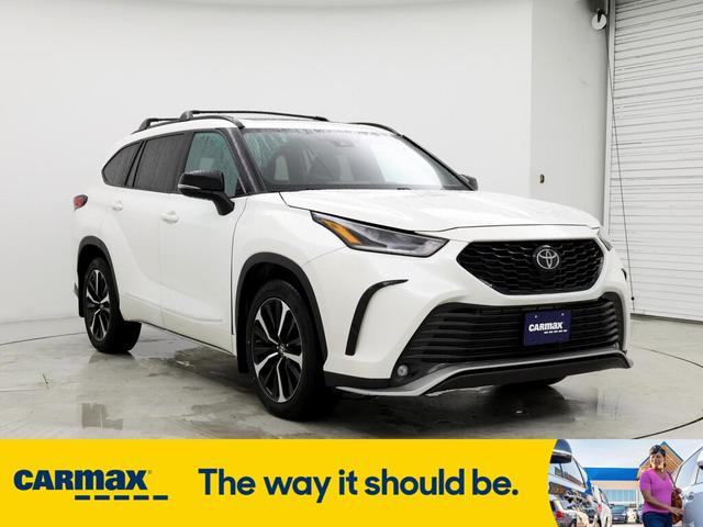 2021 toyota highlander xse