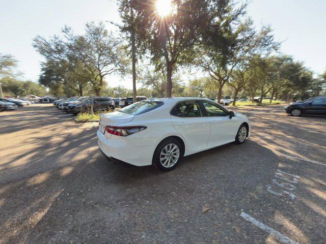 2024 toyota camry le