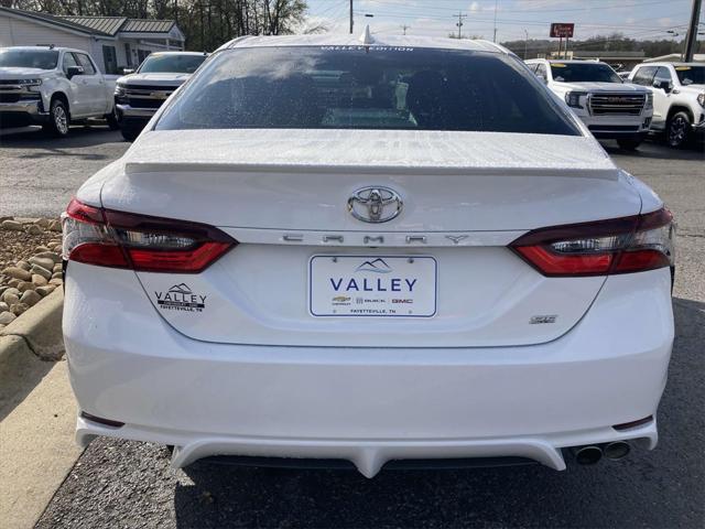 2021 toyota camry se
