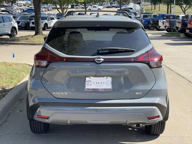 2022 nissan kicks sr