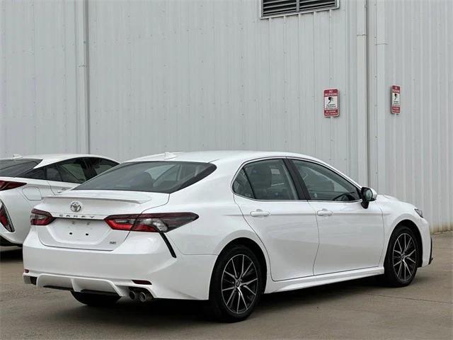 2024 toyota camry se