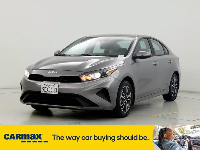 2023 kia forte lxs