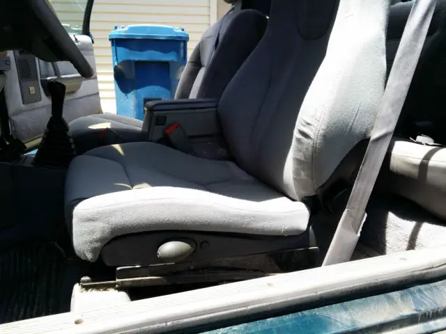 1994 plymouth sundance duster hatchback 2-door 3.0l