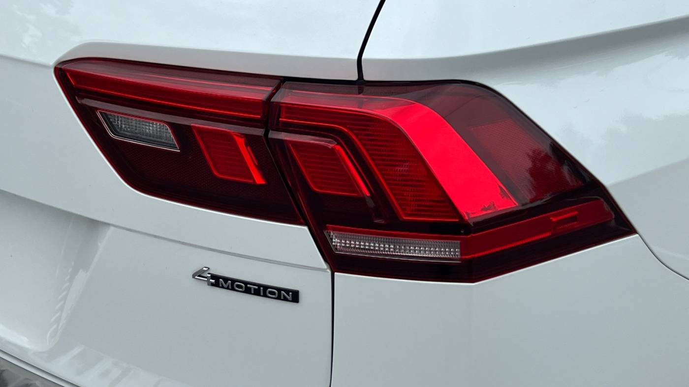 2022 volkswagen tiguan sel r-line 4motion