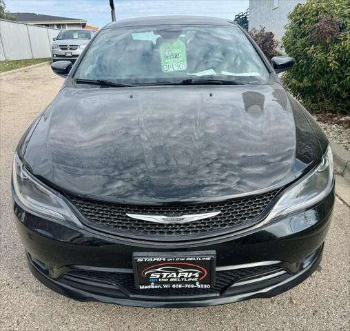 2016 chrysler 200 s