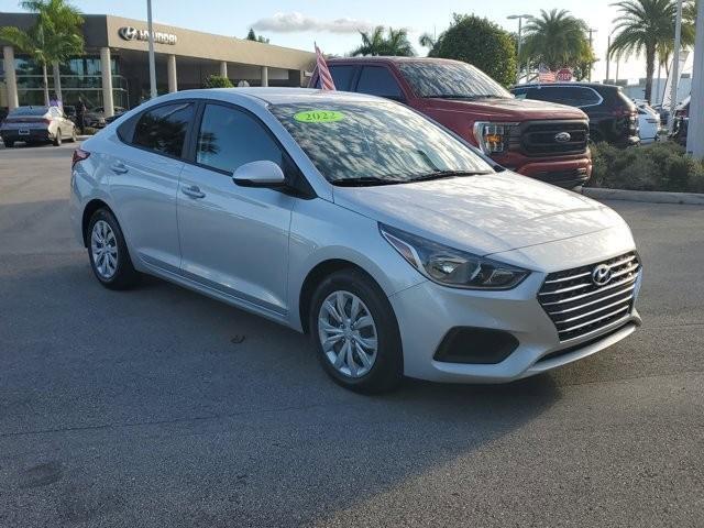 2022 hyundai accent se
