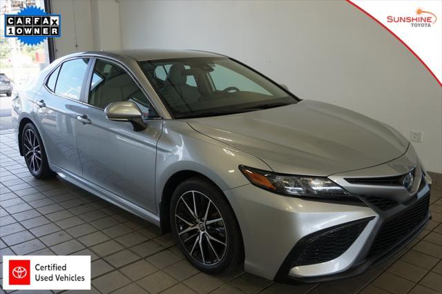2022 toyota camry se