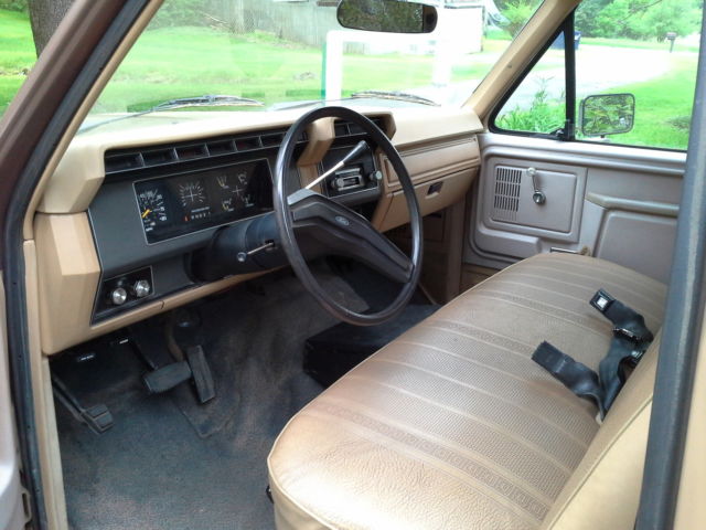 1984 ford f-150 custom standard cab pickup 2-door 5.0l