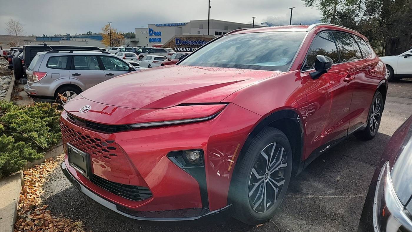 2025 toyota crown signia xle