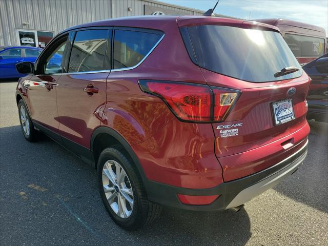 2019 ford escape se