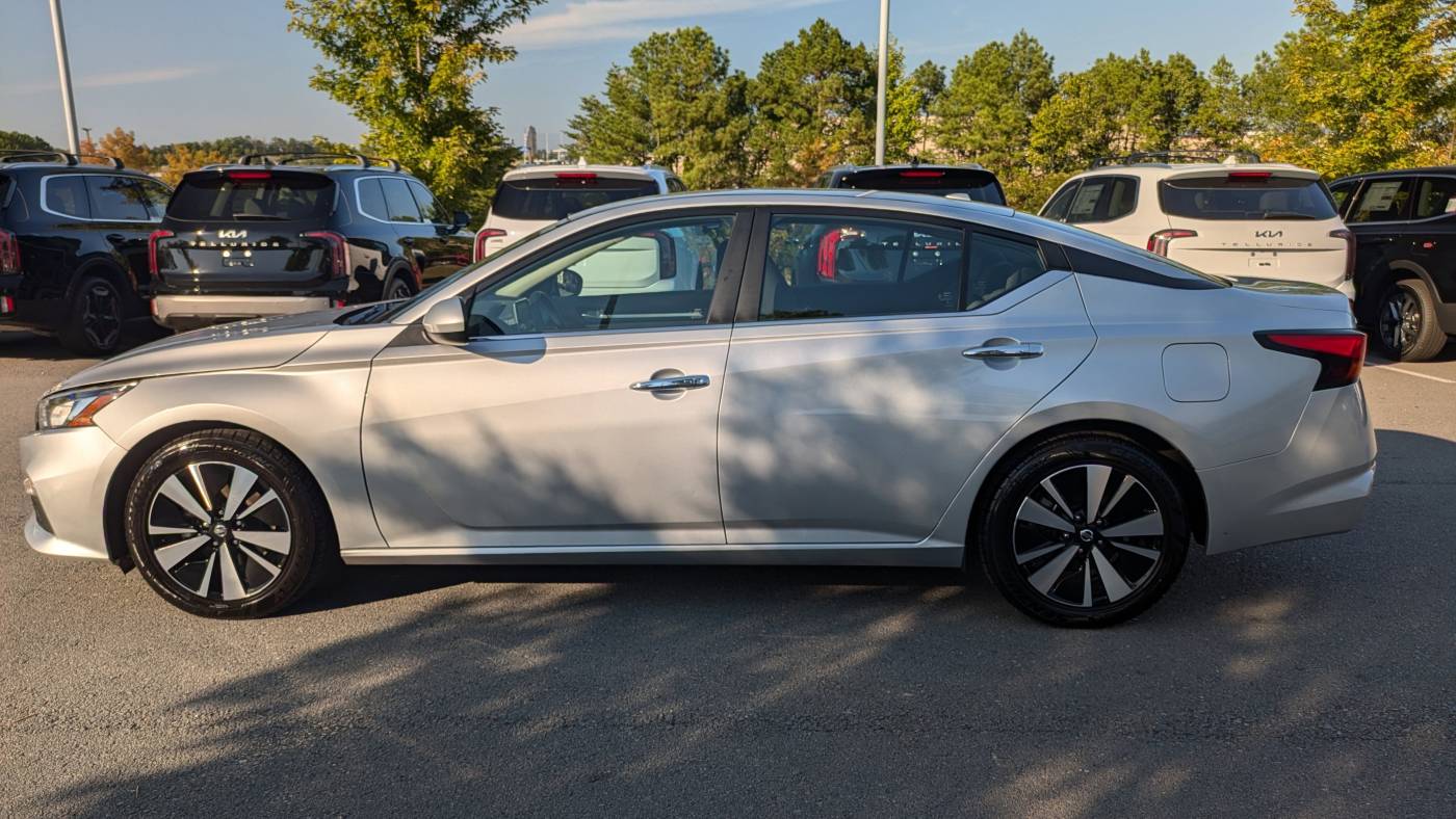 2022 nissan altima 2.5 sv