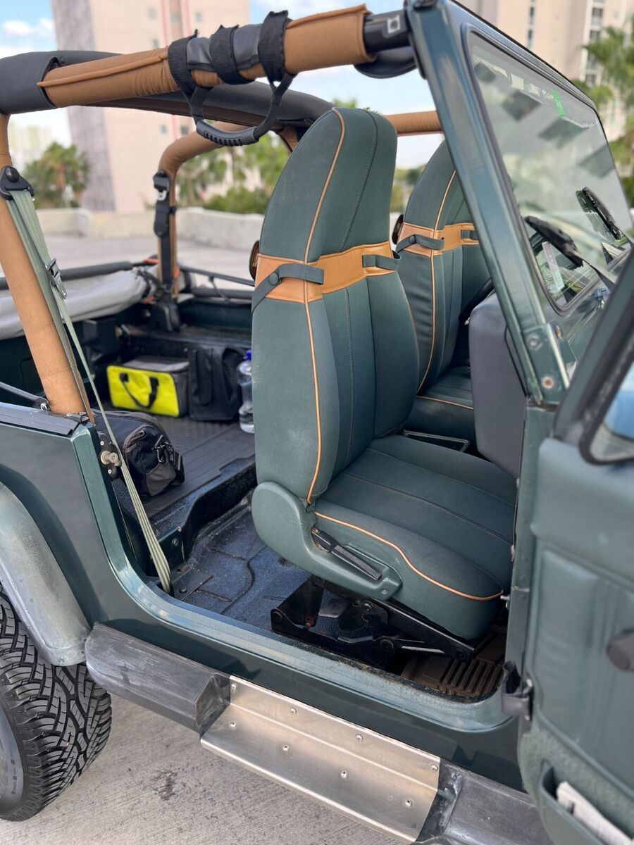 1993 jeep wrangler, sahara 2d. 5-sp manual. classic jeep, runs great
