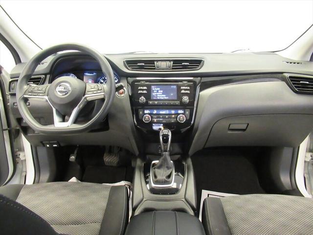 2017 nissan rogue sport sv