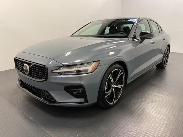 2024 volvo s60 b5 core dark theme