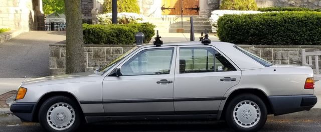 mercedes 300e low miles, 2 owners, good condition except for brakes