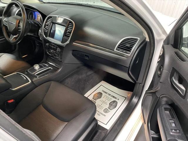 2018 chrysler 300 touring