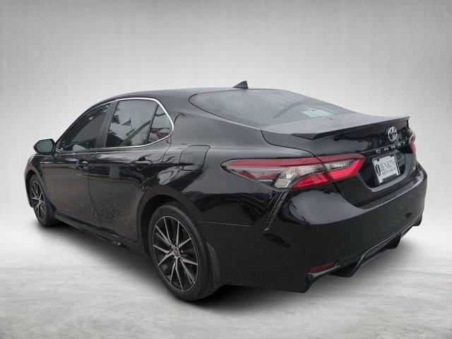 2022 toyota camry se