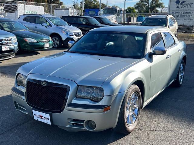 2005 chrysler 300c base